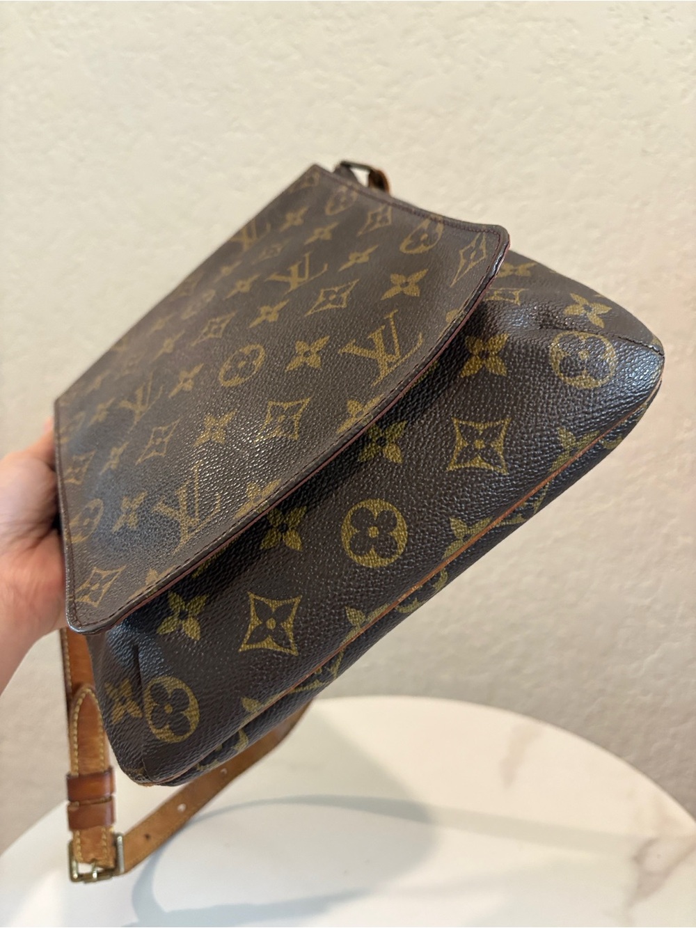 Louis Vuitton Monogram Canvas Crossbody Shoulder Bag - Picture 6 of 16